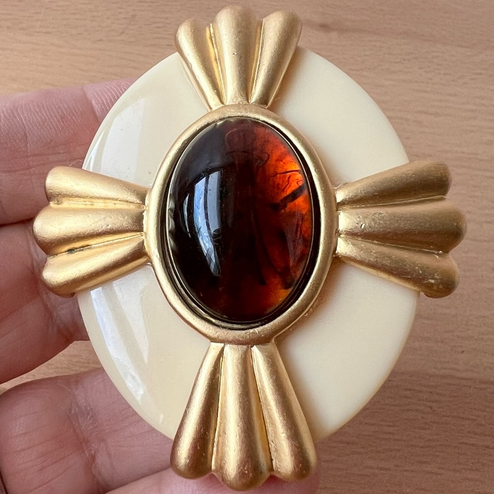 VINTAGE YSL YVES SAINT LAURENT CREAM TORTOISE MALTESE CROSS BROOCH PIN STATEMENT - Picture 7 of 16